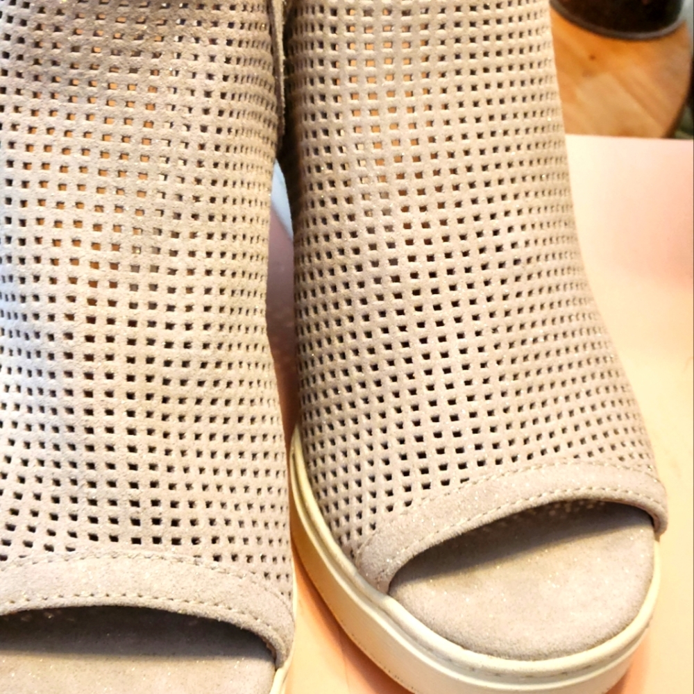 Women Size 7 Sofft Wedges